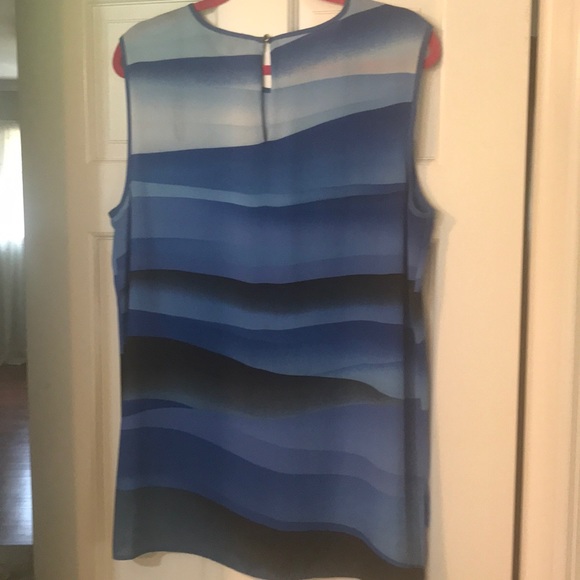 Vince Camuto sleeveless blouse - Picture 2 of 3